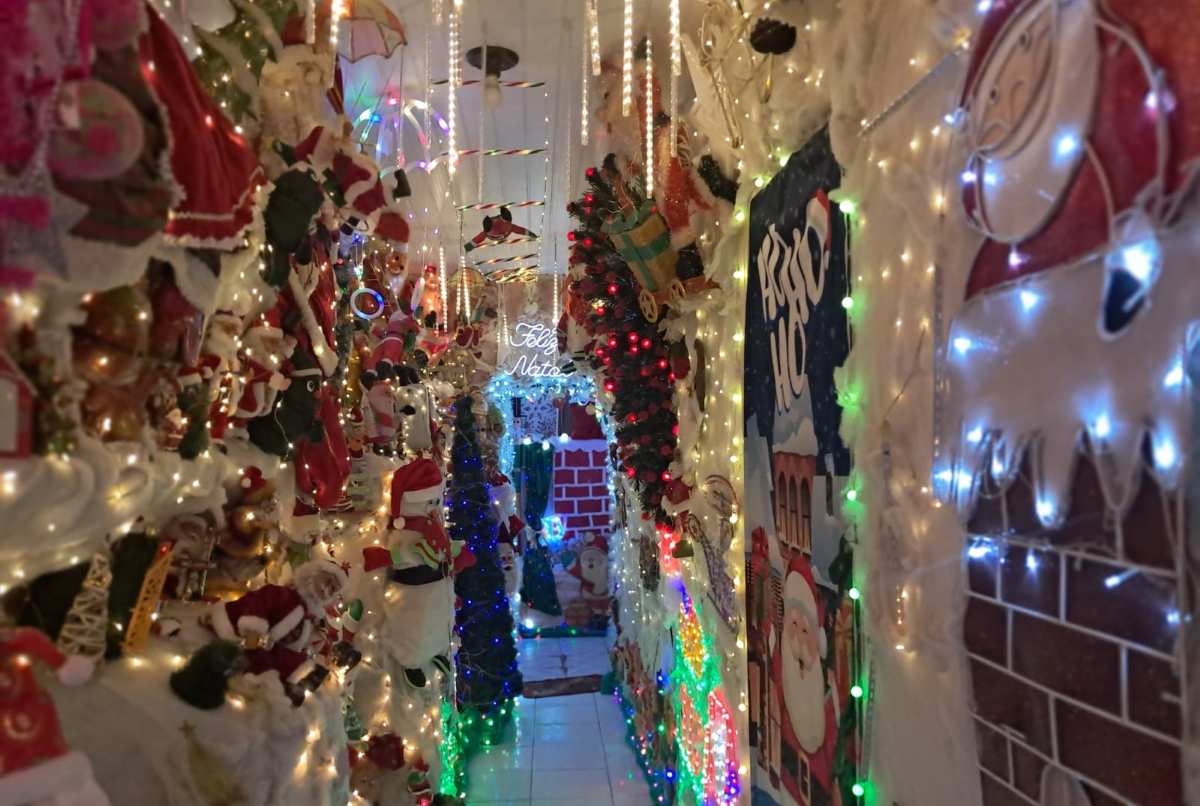 Feirense transforma casa em “Caminho Mágico para o Natal”, atraindo visitantes com cenário temático iluminado Feirense transforma casa em “Caminho Mágico para o Natal”, atraindo visitantes com cenário temático iluminado