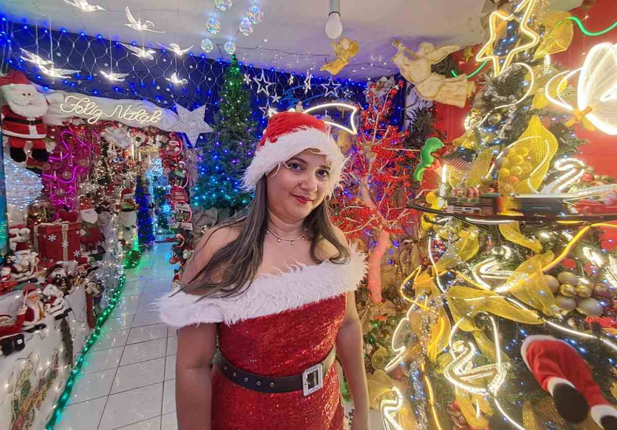 Feirense transforma casa em “Caminho Mágico para o Natal”, atraindo visitantes com cenário temático iluminado Feirense transforma casa em “Caminho Mágico para o Natal”, atraindo visitantes com cenário temático iluminado