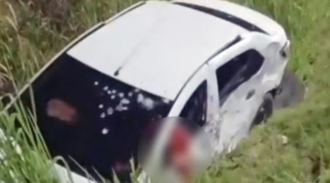 Casal morre e bebê fica em estado gravíssimo após veículo da família sofrer ataque a tiros no Rio de Janeiro