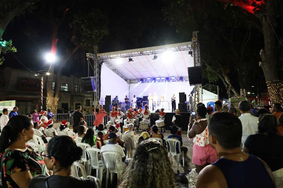 Crianças são destaque nesta quinta (18) na programação do estacionamento da Prefeitura no Natal Encantado Crianças são destaque nesta quinta (18) na programação do estacionamento da Prefeitura no Natal Encantado