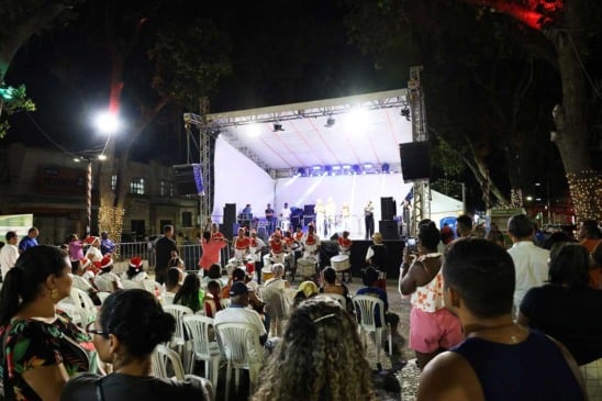 Crianças são destaque nesta quinta (18) na programação do estacionamento da Prefeitura no Natal Encantado