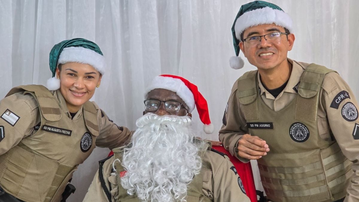 entrega de presentes de natal polícia militar projeto campanha soldado noel