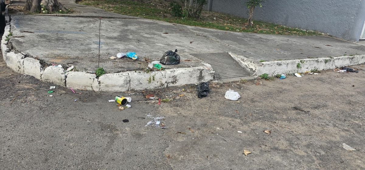 estacionamento irregular no conjunto Wilson Falcão