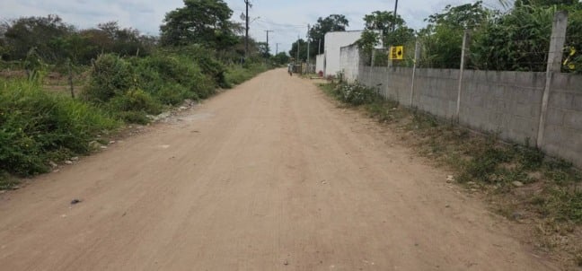 Estrada do Calundu, bairro Lagoa Salgada