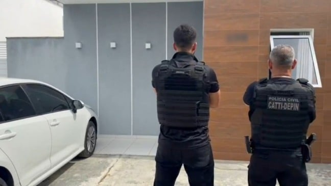 Foragido da Justiça por homicídio e tráfico de drogas é localizado em condomínio de alto padrão em Feira de Santana