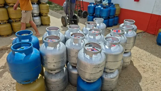 Polícia apreende 204 botijões de gás comercializados ilegalmente em Vitória da Conquista