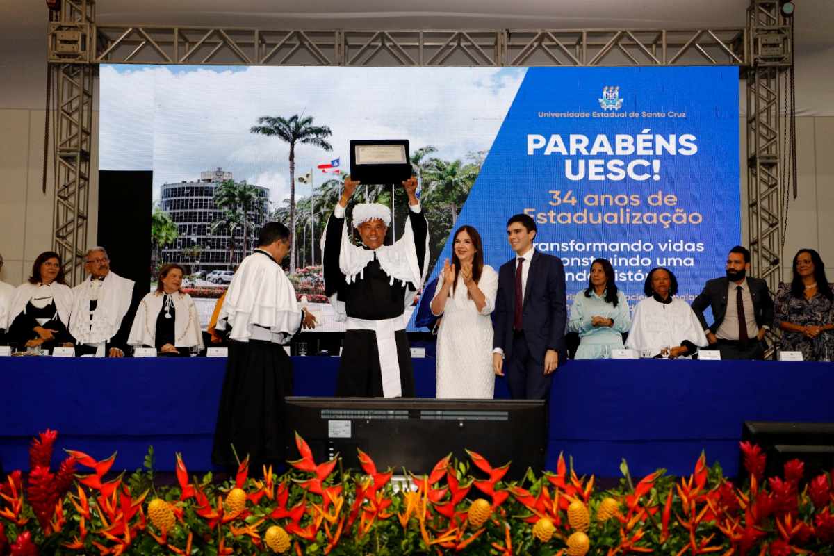 Jerônimo Rodrigues torna-se primeiro governador em exercício à receber o título de Doutor Honoris Causa da Uesc