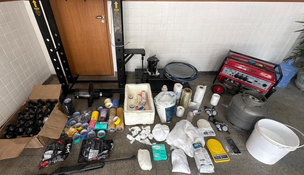 laboratório de refino de cocaína no campo do gado novo laboratório de refino de cocaína no campo do gado novo