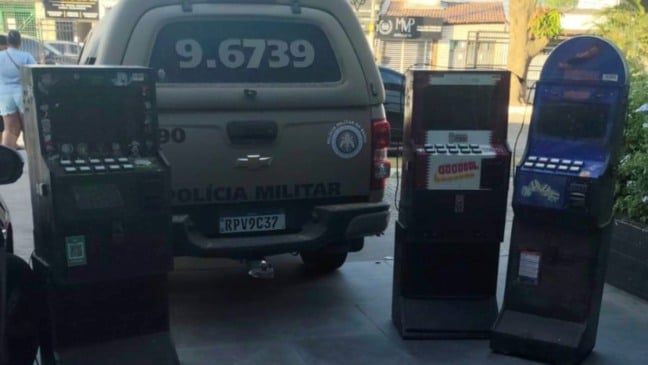 máquinas caça-níqueis no distrito de Humildes