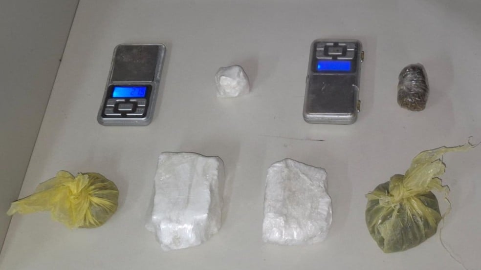 material apreendido no bairro baraúnas material apreendido no bairro baraúnas