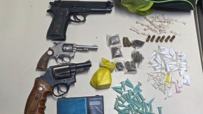 droga crack material ilícito apreensão armas cocaína maconha distrito de Jaíba