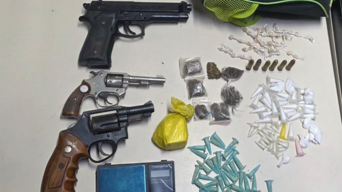 droga crack material ilícito apreensão armas cocaína maconha distrito de Jaíba