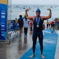 Nadador feirense é campeão na 55ª Travessia Mar Grande-Salvador