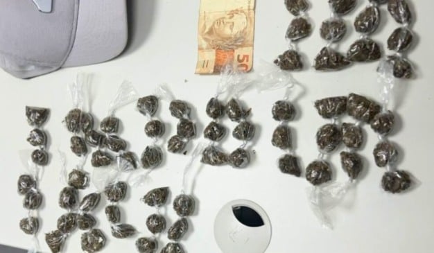 Investigado por homicídio é preso em flagrante por tráfico de drogas em Feira de Santana