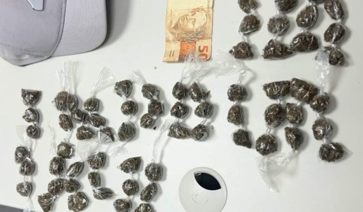 Investigado por homicídio é preso em flagrante por tráfico de drogas em Feira de Santana