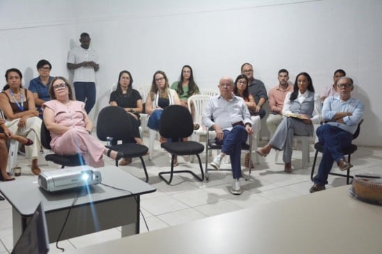 Projeto de PPP do Hospital Municipal de Feira de Santana é apresentado em reunião com prefeito e equipes técnicas
