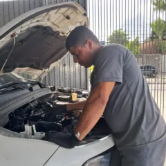 Revis&atilde;o veicular: mec&acirc;nico refor&ccedil;a import&acirc;ncia de conferir carro antes de viajar