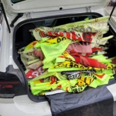 banner irregulares em postes de Feira de Santana