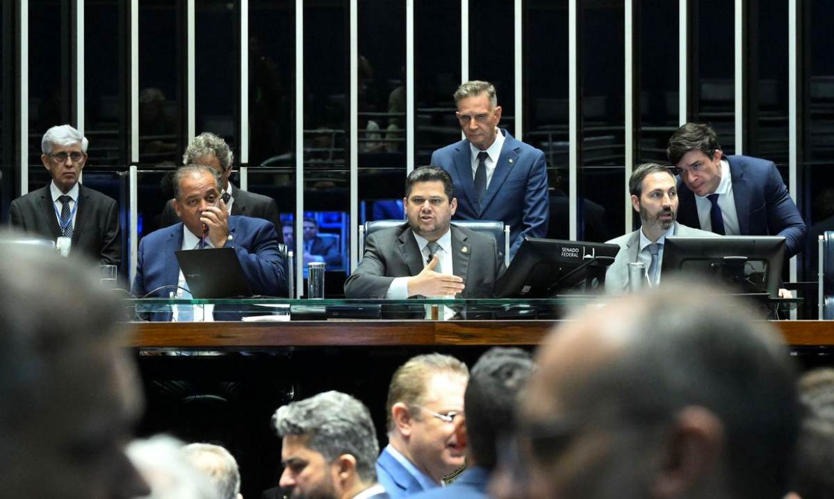 Senado aprova redução da pena de condenados pelo 8 de janeiro e trama golpista Senado aprova redução da pena de condenados pelo 8 de janeiro e trama golpista
