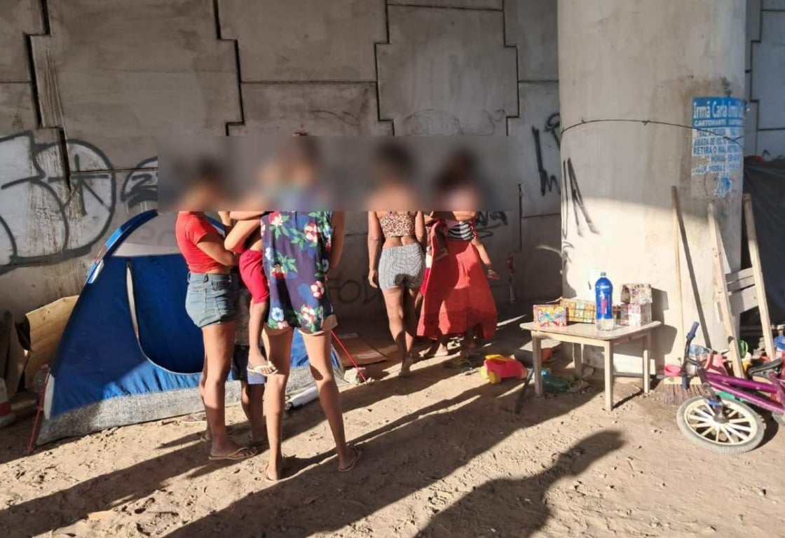 Vara da Infância e Juventude fiscaliza exploração de crianças e adolescentes em viaduto de Feira de Santana