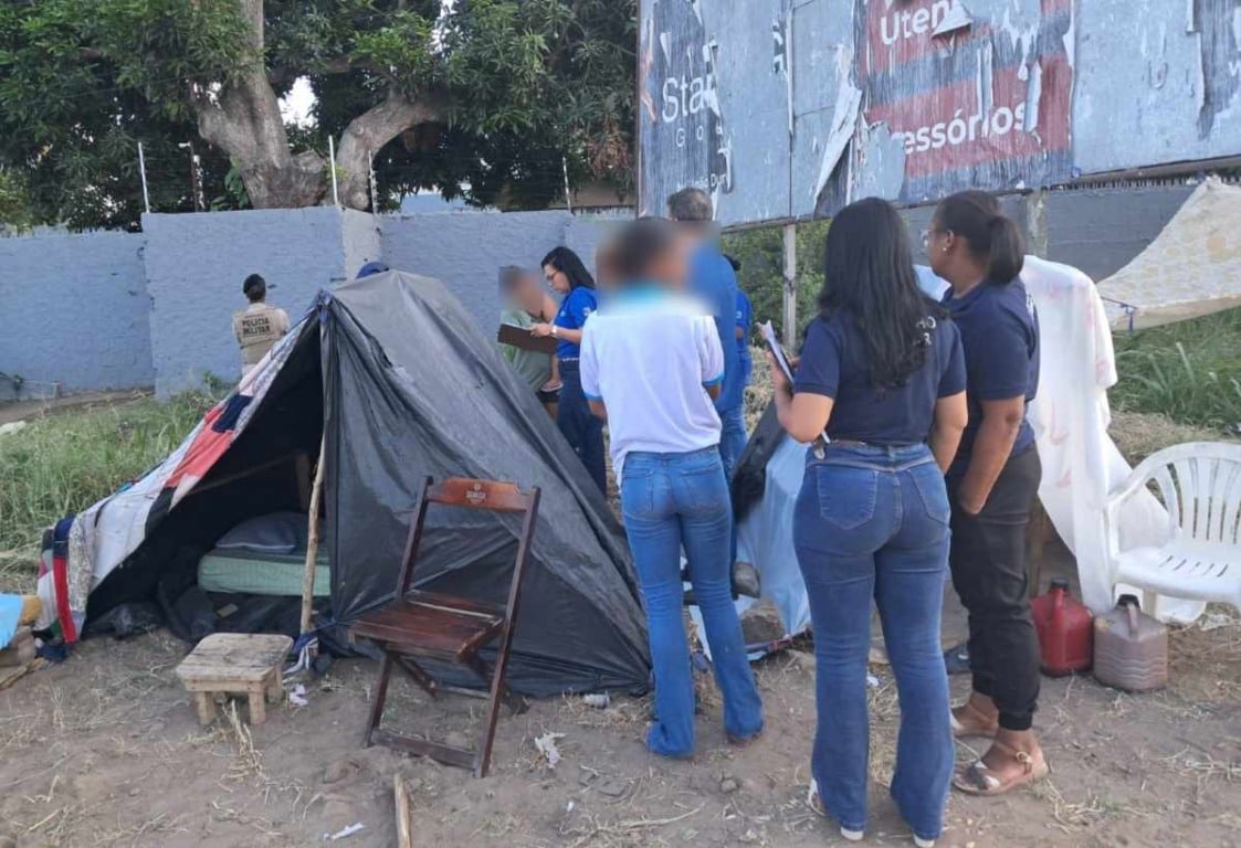 Vara da Infância e Juventude fiscaliza exploração de crianças e adolescentes em viaduto de Feira de Santana