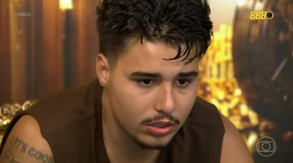 BBB26: Antes de desistir do jogo, Pedro assedia Jordana na despensa da casa