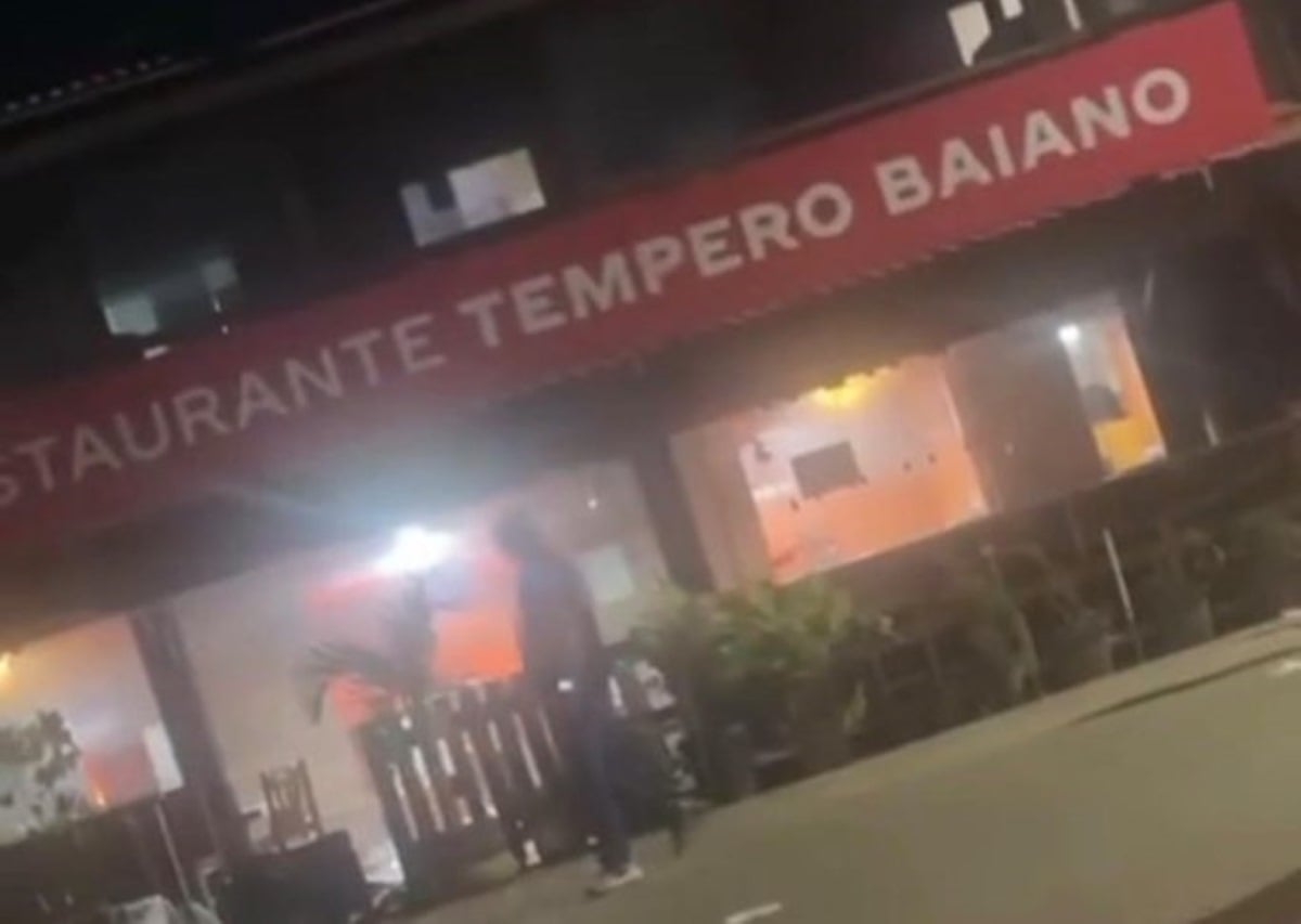 Explosão por vazamento de gás provoca incêndio em restaurante; um homem ficou ferido | Foto: Reprodução / Redes Sociais
