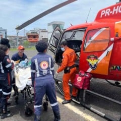 GOA transporta v&iacute;tima de queimaduras ap&oacute;s explos&atilde;o em Uru&ccedil;uca | Foto: Reprodu&ccedil;&atilde;o/ CBMBA