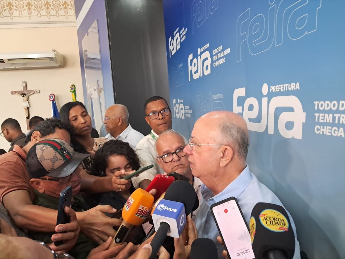 José Ronaldo de Carvalho, prefeito de Feira de Santana pelo União Brasil Reunião prefeito apresenta balanço da secretaria de Saúde de Feira de Santana