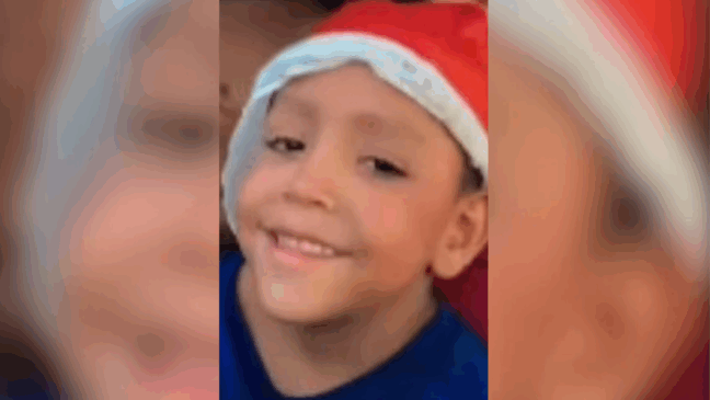 Menino de 7 anos morre após acidente entre carreta e carro na Bahia