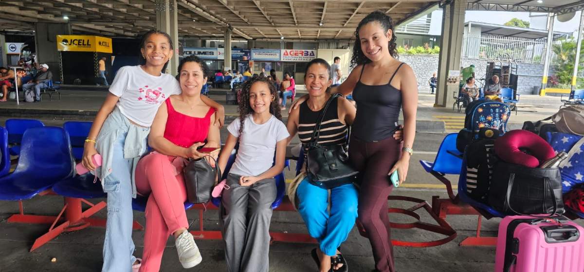 Janaína Lima de Souza e família | Foto: Paulo José/ Acorda Cidade