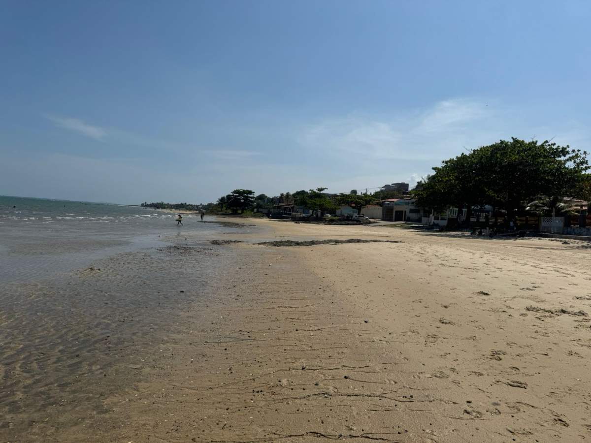 Praia de pedras altas em Cabuçu