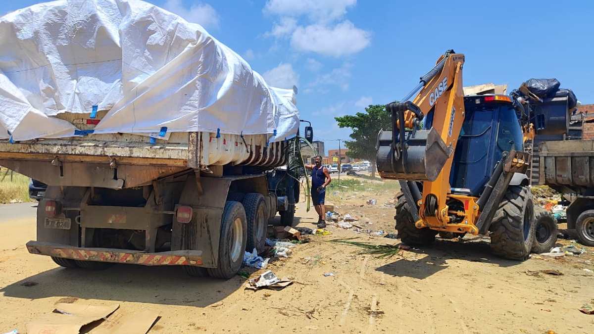 Prefeito de Saubara chama atenção para descarte irregular de lixo no distrito | Foto: Ed Santos/ Acorda Cidade Prefeito de Saubara chama atenção para descarte irregular de lixo no distrito | Foto: Ed Santos/ Acorda Cidade