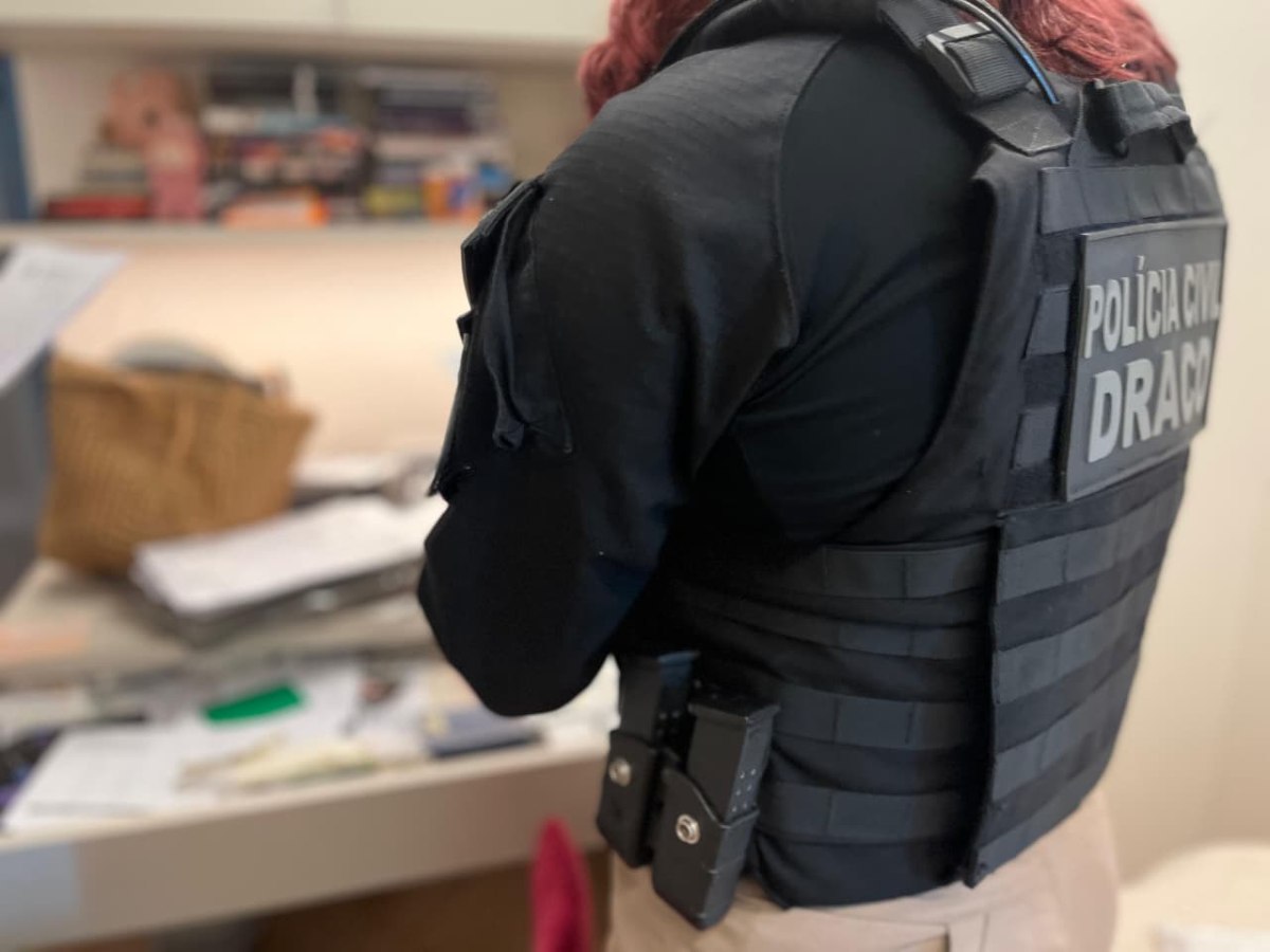 Suspeita de fraude em contratos de tecnologia é alvo de ações da Polícia Civil em Feira de Santana | Foto: Filipe Conceição e Lucas Cerqueira/ Ascom PCBA Suspeita de fraude em contratos de tecnologia é alvo de ações da Polícia Civil em Feira de Santana | Foto: Filipe Conceição e Lucas Cerqueira/ Ascom PCBA