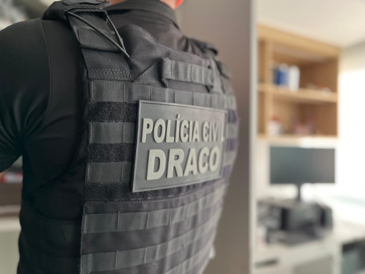 Suspeita de fraude em contratos de tecnologia é alvo de ações da Polícia Civil em Feira de Santana | Foto: Filipe Conceição e Lucas Cerqueira/ Ascom PCBA Suspeita de fraude em contratos de tecnologia é alvo de ações da Polícia Civil em Feira de Santana | Foto: Filipe Conceição e Lucas Cerqueira/ Ascom PCBA