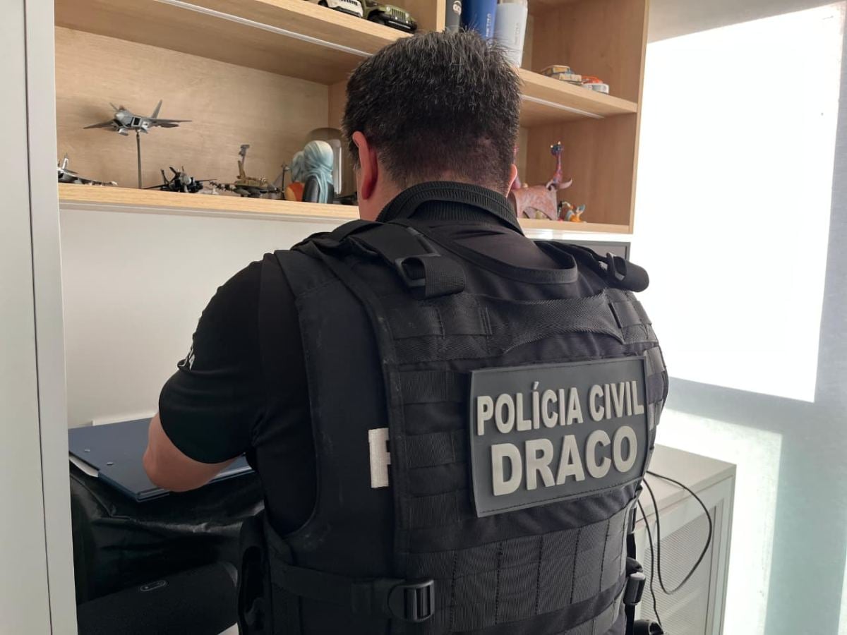 Suspeita de fraude em contratos de tecnologia é alvo de ações da Polícia Civil em Feira de Santana | Foto: Filipe Conceição e Lucas Cerqueira/ Ascom PCBA Suspeita de fraude em contratos de tecnologia é alvo de ações da Polícia Civil em Feira de Santana | Foto: Filipe Conceição e Lucas Cerqueira/ Ascom PCBA