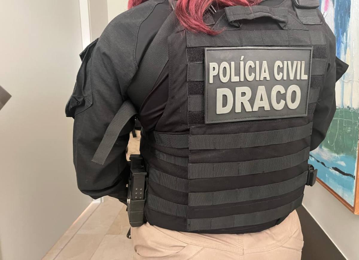 Suspeita de fraude em contratos de tecnologia é alvo de ações da Polícia Civil em Feira de Santana | Foto: Filipe Conceição e Lucas Cerqueira/ Ascom PCBA Suspeita de fraude em contratos de tecnologia é alvo de ações da Polícia Civil em Feira de Santana | Foto: Filipe Conceição e Lucas Cerqueira/ Ascom PCBA