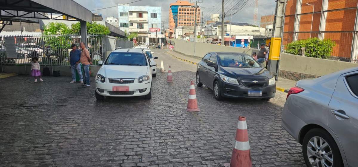 Táxis na rodoviária de Feira de Santana