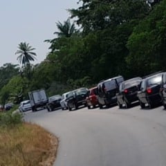 Tr&acirc;nsito na estrada de saubara