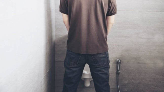 incontinência urinária infecção xixi banheiro masculino homem