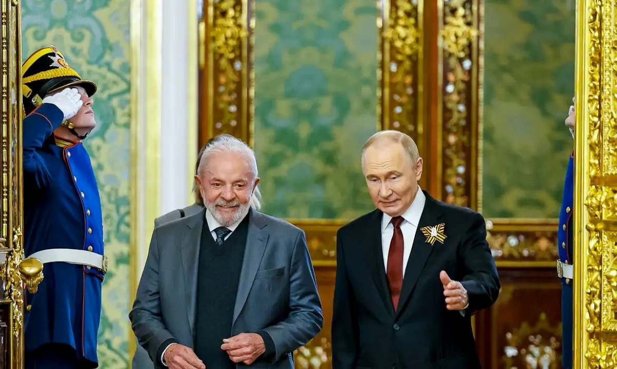 Lula discute situação da Venezuela com Putin após ataques dos EUA Lula discute situação da Venezuela com Putin após ataques dos EUA