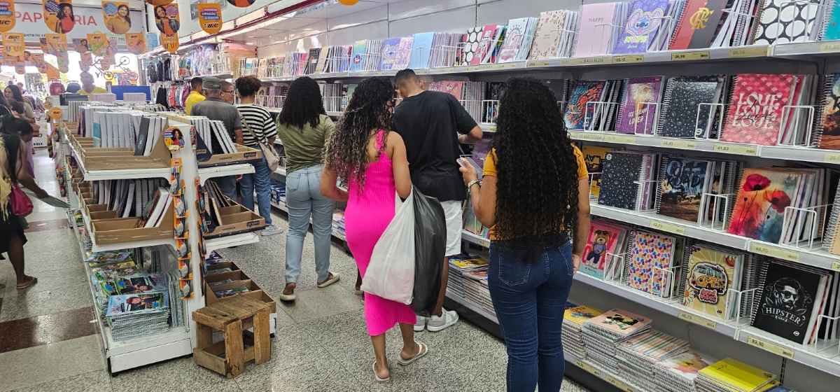 movimento loja de material escolar foto paulo jose acorda cidade