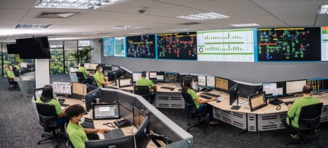 Operadores da Neoenergia Coelba