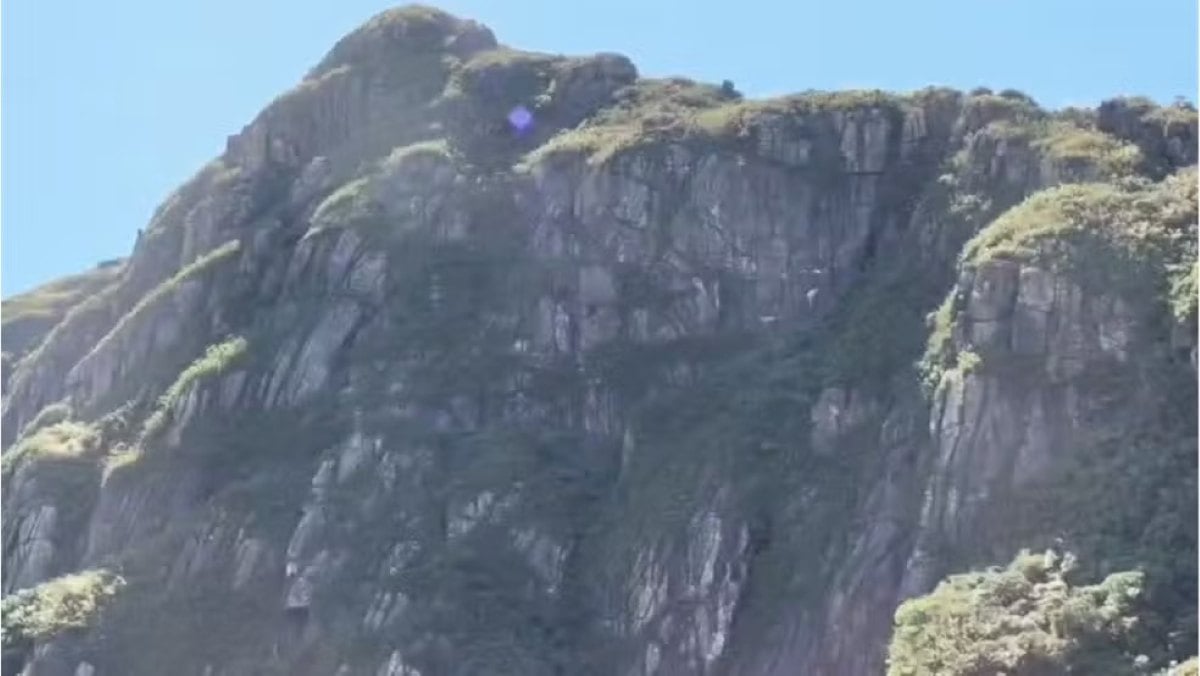 Jovem desaparecido no Pico Paran&aacute; &eacute; encontrado com vida ap&oacute;s cinco dias