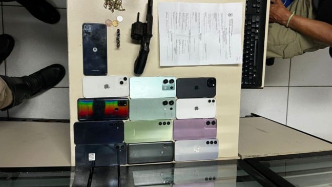 Material apreendido com suspeito