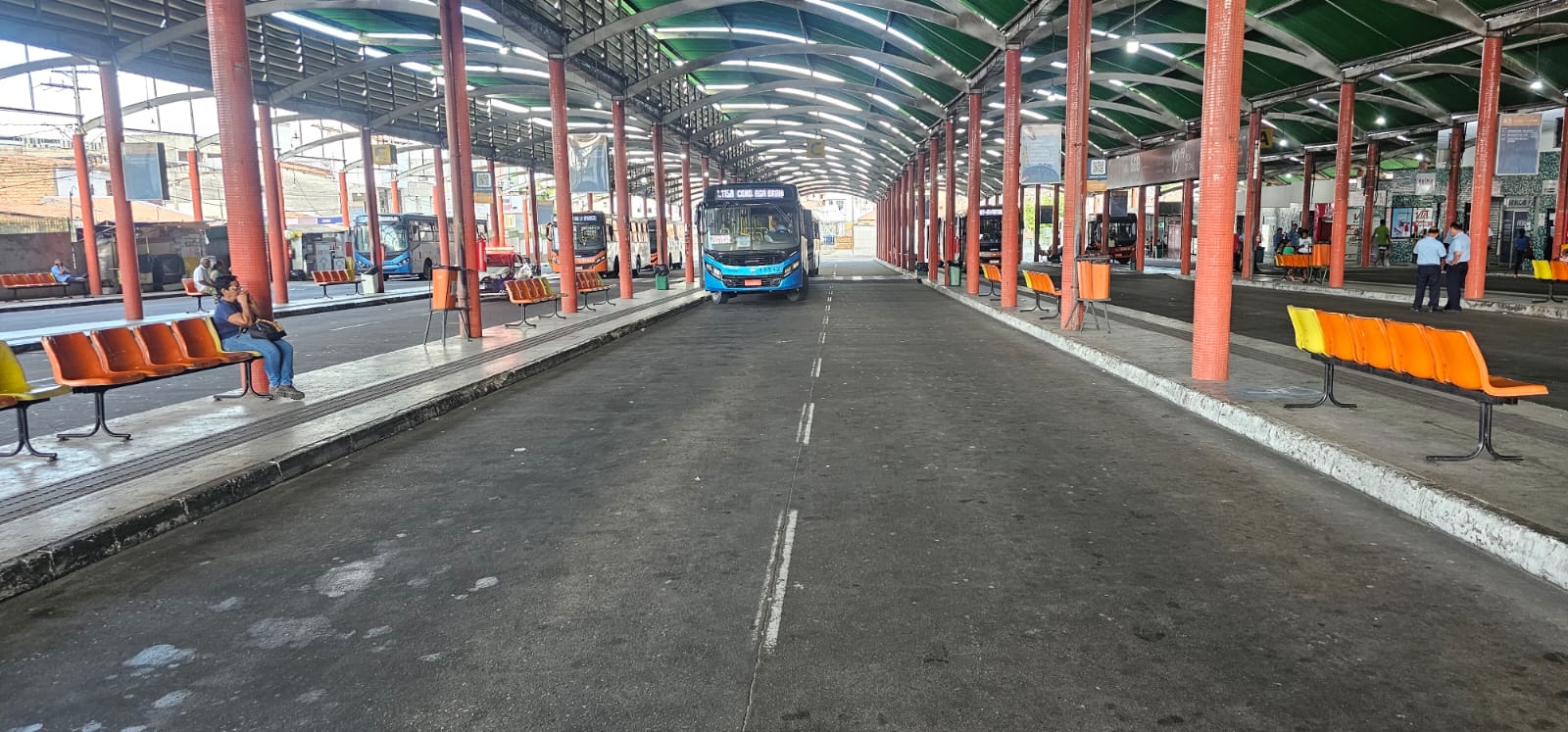 terminal central - ônibus do transporte coletivo urbano