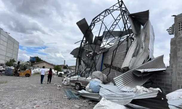 Tornado com ventos de até 180 km/h causa destruição no Paraná
