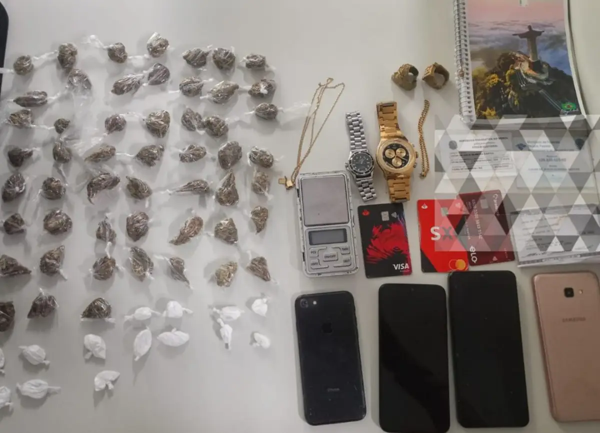 Suspeito é preso com drogas e balança de precisão no bairro Tomba, em Feira de Santana