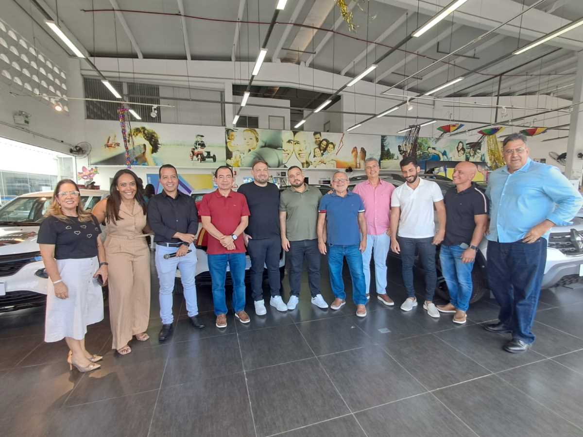 Campanha Natal de Prêmios faz entrega de dois carros e cinco motos em Feira de Santana