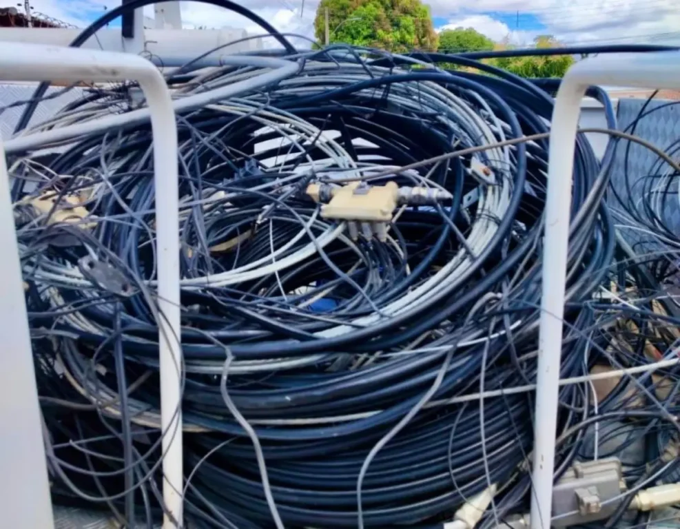 Coelba remove mais de 26 toneladas de cabos irregulares nos circuitos do Carnaval de Salvador